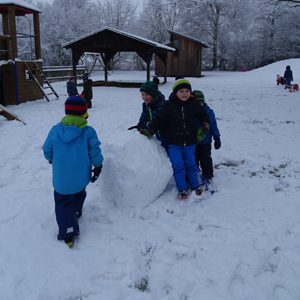 Spielen im Schnee